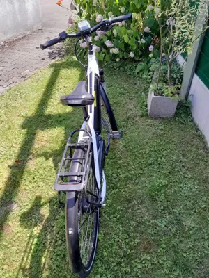 Hochwertiges schönes weisses Teenager Damen Marken E bike " Stevens" Bild 2