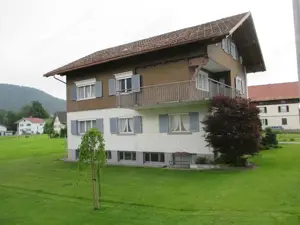 Hausverkauf (2 Wohng.) Bild 2
