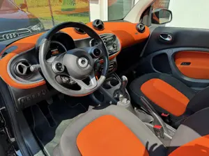 Smart forTwo 453* Passion Ausstattung* Wenig Km*TOP* Bild 5