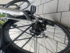 E- Trekkingrad Bild 3