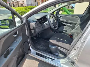Renault Clio Grandtour TCe 90PS - keine 15.000km!!! Bild 7