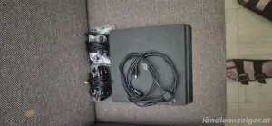 PS 4 mit Spielen 3 Controllern Bild 2