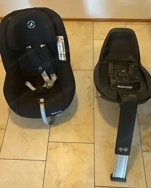Verkaufe Maxi Cosi Basis station inclusive Kindersitz