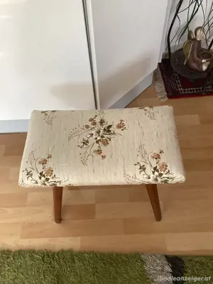 Alter Hocker