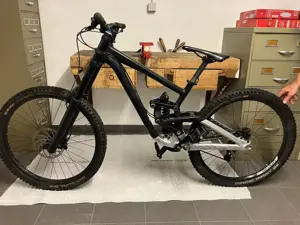 Downhill Scott Gambler 720 mit Rahmen Größe M