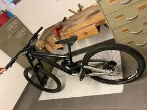 Downhill Scott Gambler 720 mit Rahmen Größe M Bild 2