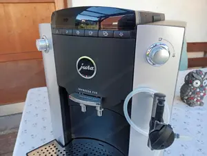 Jura Impressa F50 - nur 4500 Bezüge Bild 2