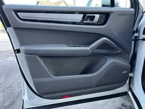 Porsche Cayenne Bild 12