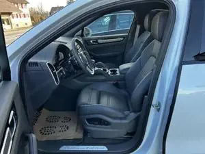 Porsche Cayenne Bild 16