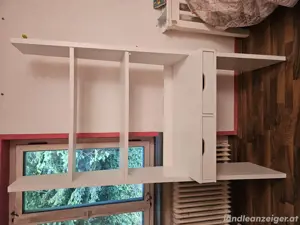 Schreibtisch