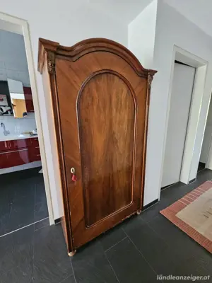 Schrank alt