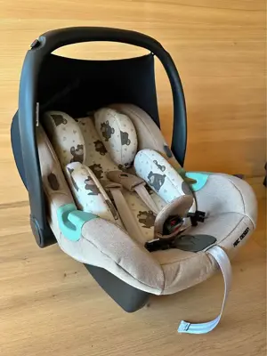 ABC Babyschale mit drehbarer Isofixstation Bild 4