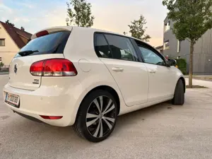 Vw golf 6 tdi 105 ps highline ausstattung Bild 6