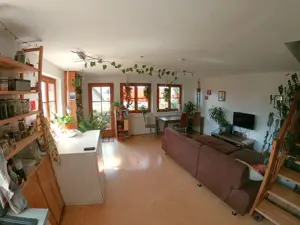 Lichtdurchflutete Maisonettewohnung mit Südbalkon in ruhiger Lage in Koblach nahe des Rheins