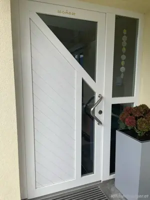 Haustüre mit Seitenteil