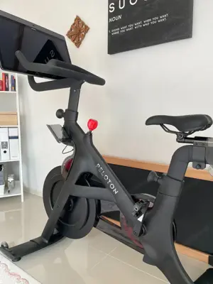 Peloton Bike+ in sehr gutem Zustand  Bild 3
