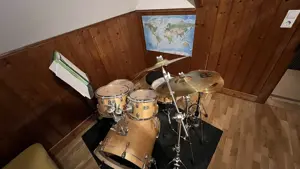 Yamaha Schlagzeug Set. Komplettausstattung Bild 2