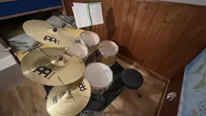Yamaha Schlagzeug Set. Komplettausstattung Bild 5