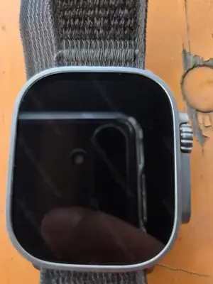 Apple Watch Ultra 1 mit viel Zubehör 