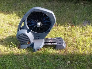Elite Direto XR Rollentrainer zu verschenken Bild 3