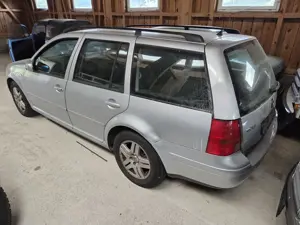 VW Golf 4 1.9 TDI Highline 4 motion Erstbesitz Bild 2