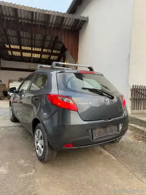 Verkaufe Mazda 2 Bild 4