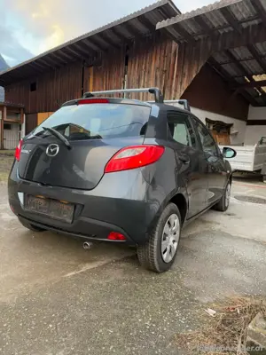 Verkaufe Mazda 2 Bild 3