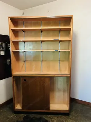 Schrank zu verschenken