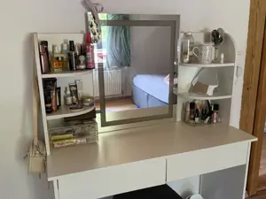 Neuer Stehspieger und Schminktisch zu verkaufen 