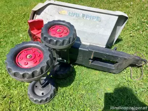 Anhänger Traktor Bild 3