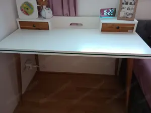 Schreibtisch 