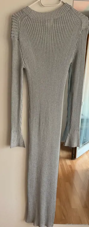 neues silbernes Kleid Bild 2