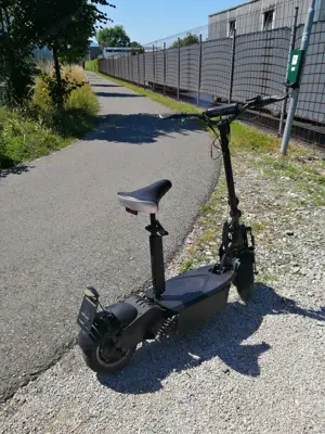 E Scooter Sxt 20 ah Batterie  Neupreis 1500.- Bild 2