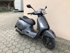 Vespa GTS 300 Super Sport Bild 5