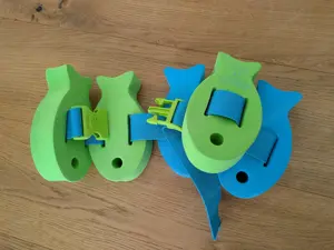 Schwimmhilfe für Kinder zu verschenken!