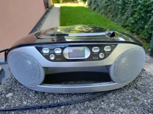 JGC Tragbarer Radio mit CD Player Kabel und Bateriebetrieben