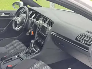 VW Golf Bild 13