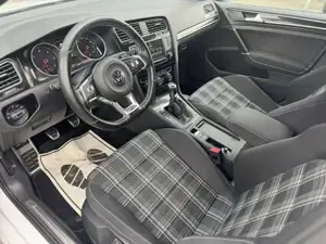 VW Golf Bild 6