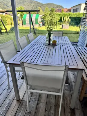 Set aus rechteckigem ausziehbarem Tisch 215-320x100 cm und 6 Gartenstühle stapelbar