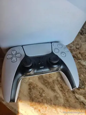 PlayStation 5 Disc Edition  Bild 2