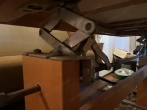 Sehr origineller ausziehbarer Couchtisch höhenverstellbar mit Kurbel Bild 4