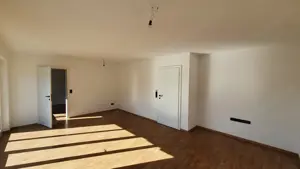 Penthousewohnung mit Balkon, Terrasse & Keller im schönen Gebäude Vermietung   Verkauf Bild 9
