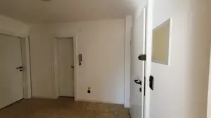 Penthousewohnung mit Balkon, Terrasse & Keller im schönen Gebäude Vermietung   Verkauf Bild 2