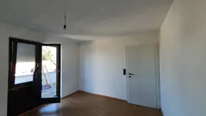 Penthousewohnung mit Balkon, Terrasse & Keller im schönen Gebäude Vermietung   Verkauf Bild 4