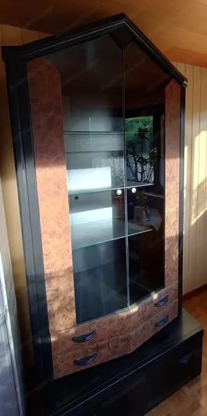 Schrank: Vitrine + Schubladen (92 x 58 x 123)