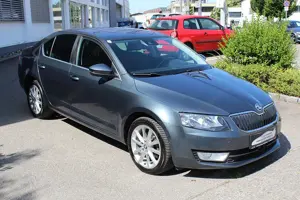 Skoda Octavia 2,0 TDi Style aus erster Hand Neu Vorgeführt 05 2026! Bild 3