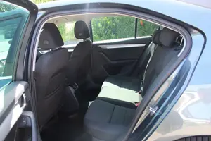 Skoda Octavia 2,0 TDi Style aus erster Hand Neu Vorgeführt 05 2026! Bild 8