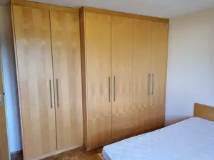 Schlafzimmer massiv (Tischleranfertigung) - 3teiliger Kasten und Bett mit Nachtkästchen Bild 5
