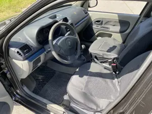 2004 Renault Clio *FRISCH PICKERL* *Klima* Bild 5