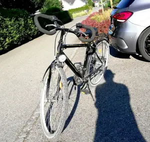 HERREN FAHRRAD in sehr gutem Zustand 28 Zoll...wenig benutzt...funktionstüchtig!